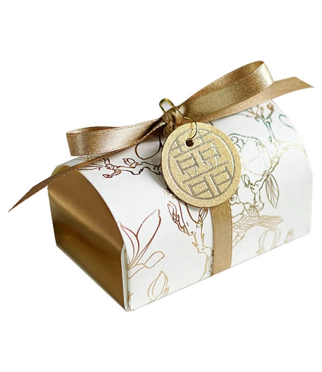 Elegant-custom-wedding-gift-box-with-ribbon