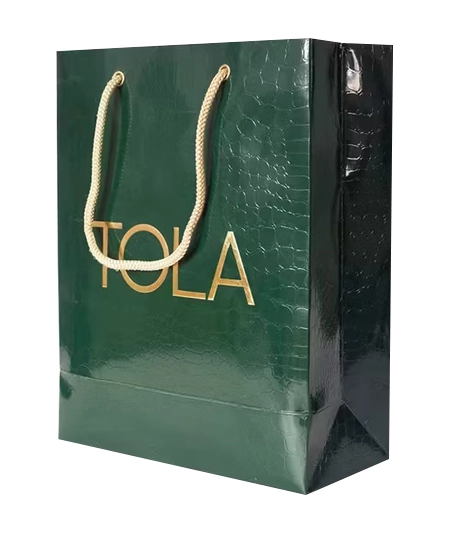Luxury-apparel-paper-bag-with-foil-stamped-logo