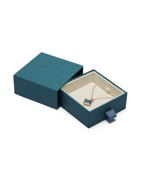 Luxury-magnetic-closure-necklace-packaging-box