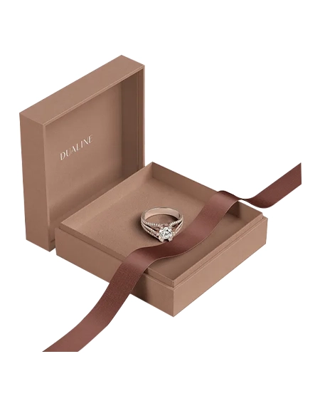 Luxury-rigid-wedding-band-packaging-box-with-velvet-lining