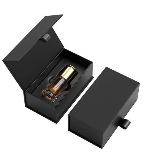 Magnetic-closure-perfume-box-in-matte-black
