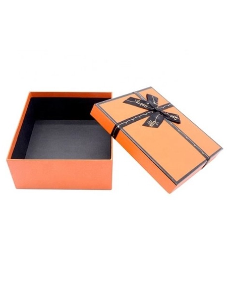 Premium-Rigid-Waffle-Gift-custom-boxes