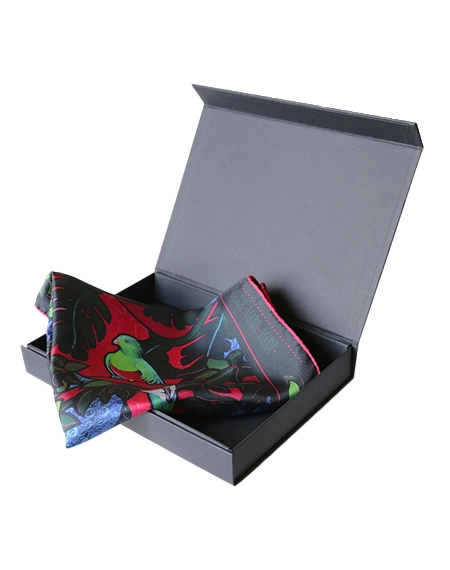 Printed-foldable-boxes-for-silk-scarves