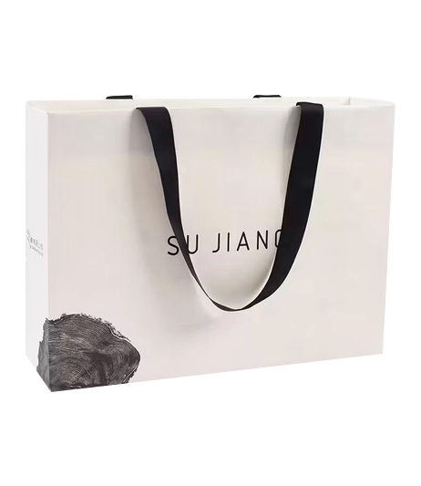 Retail-fashion-boutique-shopping-bag-with-branding