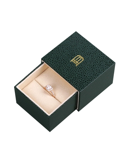 Romantic-wedding-band-box-with-magnetic-closure