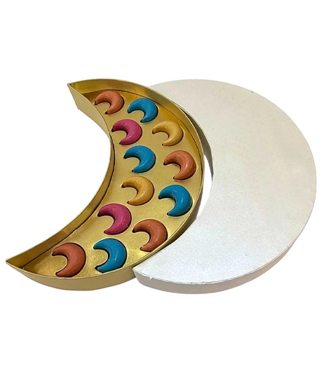 Sleeve-box-with-star-cutout-and-flag-themed-foil