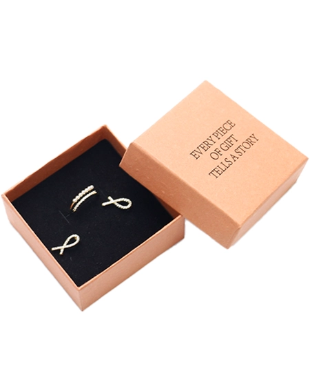 Two-piece-lid-base-box-for-high-end-apparel-packaging